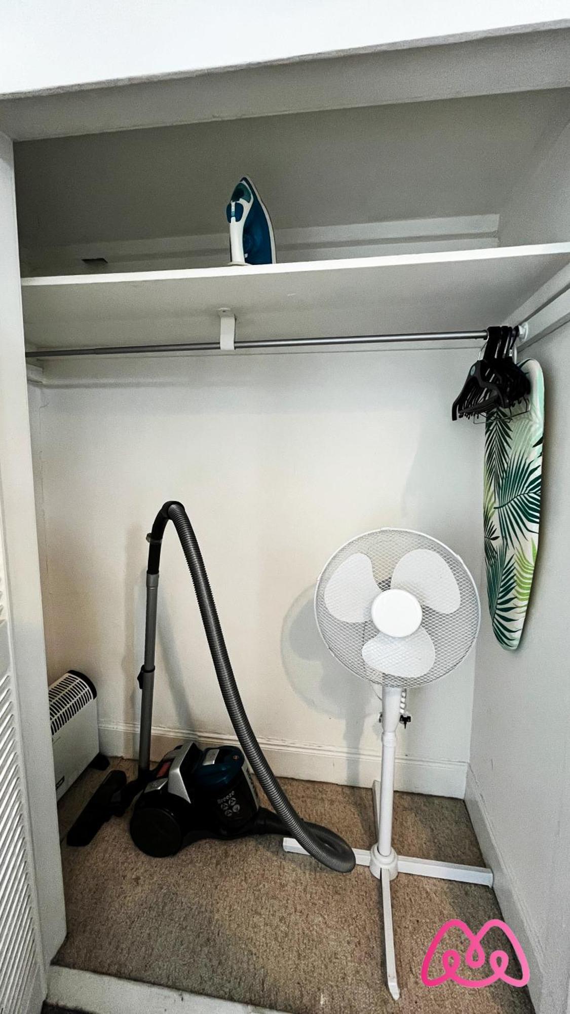 2 Bedrooms Entire Apartment Self Check In Kelty ภายนอก รูปภาพ
